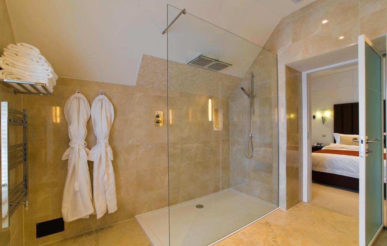 Cae Court Hotel Бридженд Экстерьер фото
