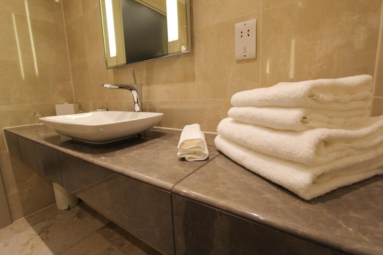 Cae Court Hotel Бридженд Экстерьер фото