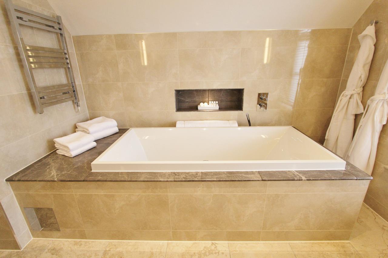 Cae Court Hotel Бридженд Экстерьер фото